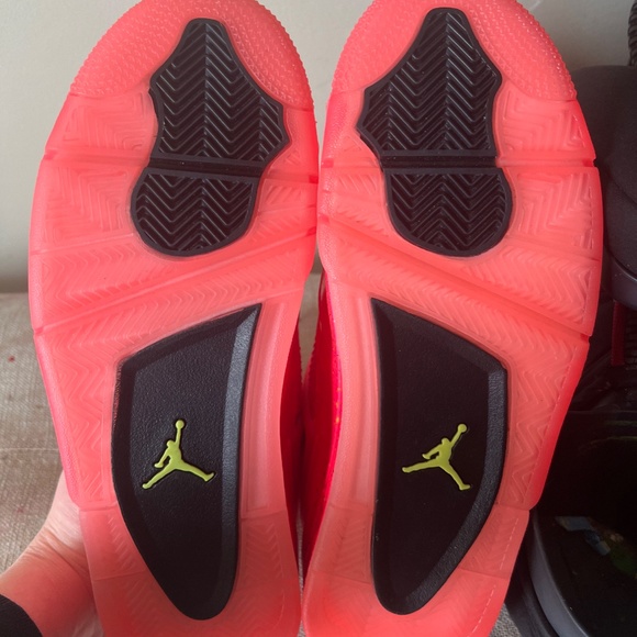 Jordan 4 Retro Hot Punch (Women's) - Picture 2 of 3